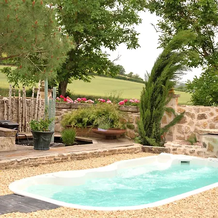 Loft Renove Avec Piscine Privee Et - Havre De Paix En Auvergne - Fr-1-489-337 Semesterbostad