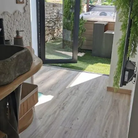 Loft Renove Avec Piscine Privee Et - Havre De Paix En Auvergne - Fr-1-489-337 Gospodarstwo wiejskie Cognat-Lyonne