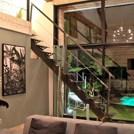 Loft Renove Avec Piscine Privee Et - Havre De Paix En Auvergne - Fr-1-489-337