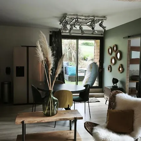Loft Renove Avec Piscine Privee Et - Havre De Paix En Auvergne - Fr-1-489-337 *