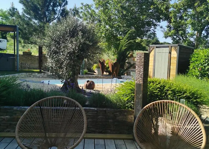 Loft Renove Avec Piscine Privee Et - Havre De Paix En Auvergne - Fr-1-489-337 Holiday home *