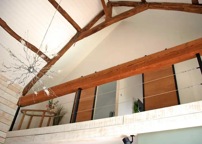 Loft Renove Avec Piscine Privee Et - Havre De Paix En Auvergne - Fr-1-489-337 *